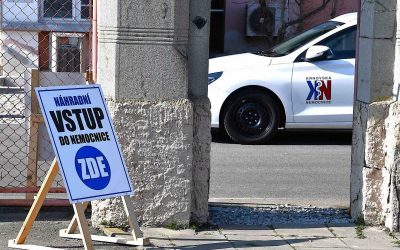 Kvůli rekonstrukci vrátnice musí chodci vstupovat do krnovské nemocnice brankou