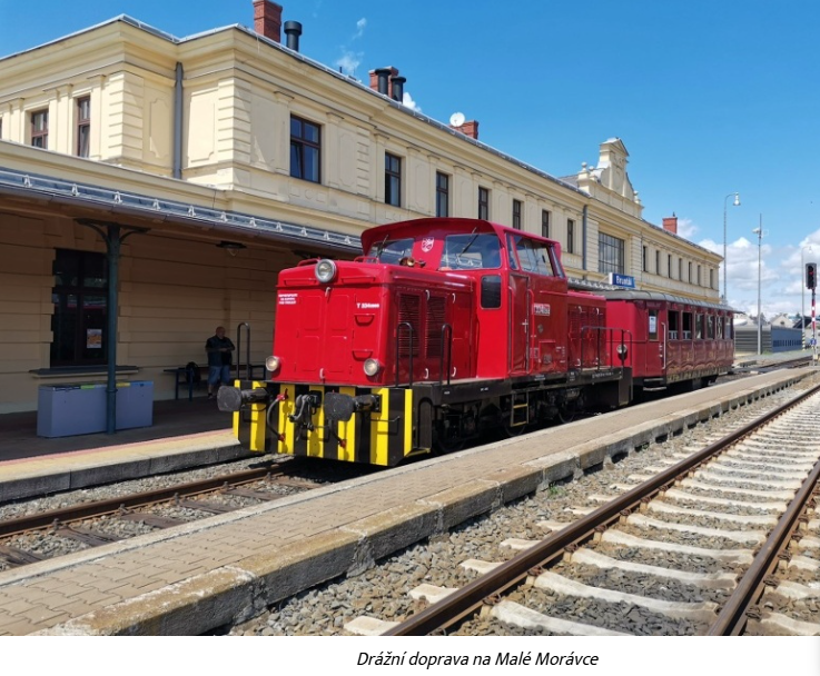 Veřejná drážní doprava na Malé Morávce pokračuje. Kraj zajistil provoz na dalších pět let