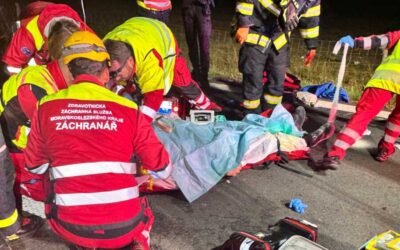 Záchranáři resuscitovali muže po nehodě vozidla na Bruntálsku