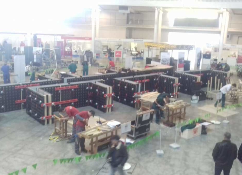 Foto: Tomáš Kušnier a organizátoři soutěže