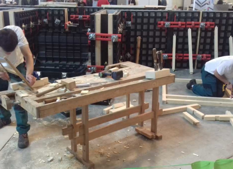 Foto: Tomáš Kušnier a organizátoři soutěže