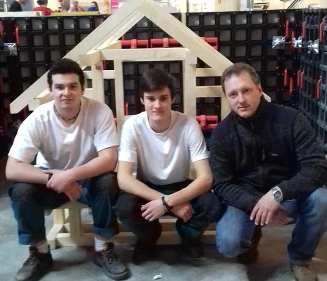 Foto: Tomáš Kušnier a organizátoři soutěže